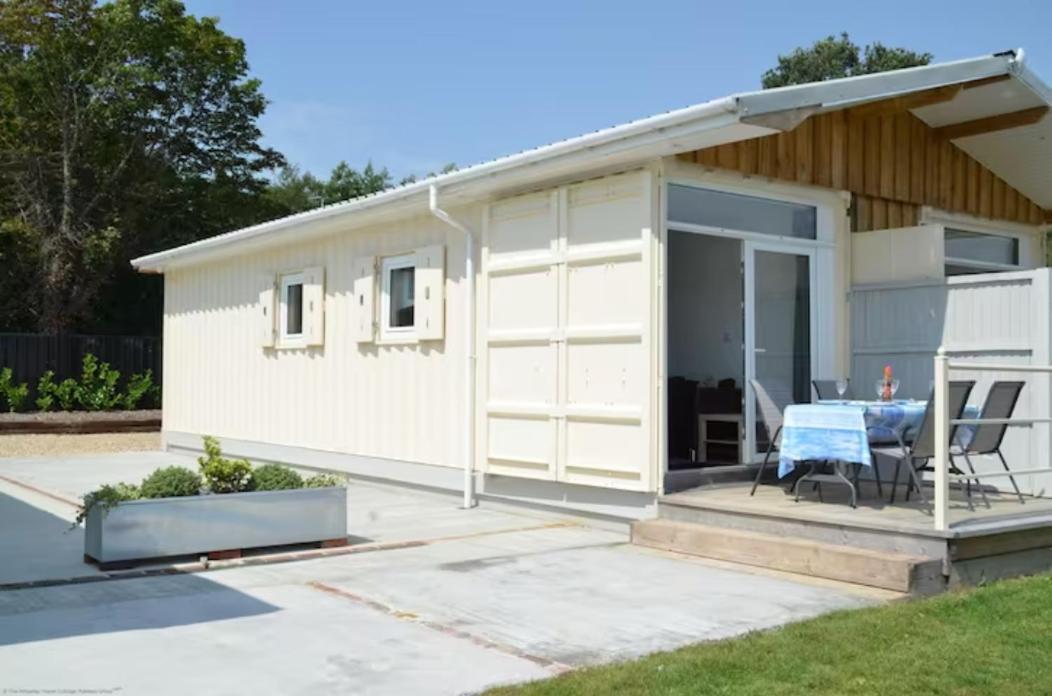 Lake Lodges Chichester Exterior photo
